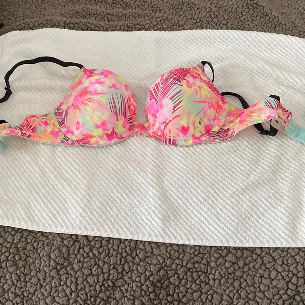 Victoria’s Secret PINK WEAR Everywhere Push-Up Bra